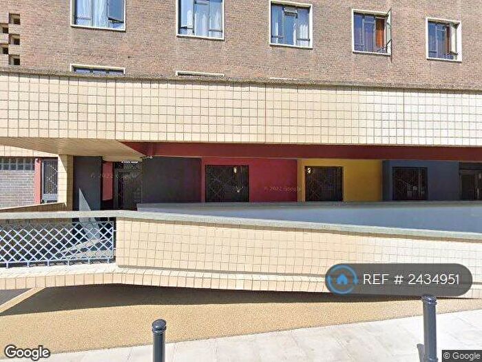 Studio To Rent In Spa Green Estate, London, EC1R