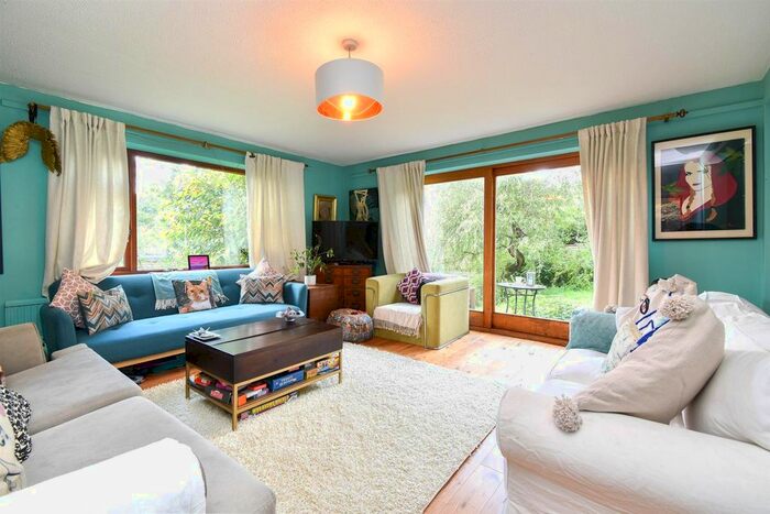 4 Bedroom Detached House For Sale In Station Road, Crowhurst, Battle, TN33