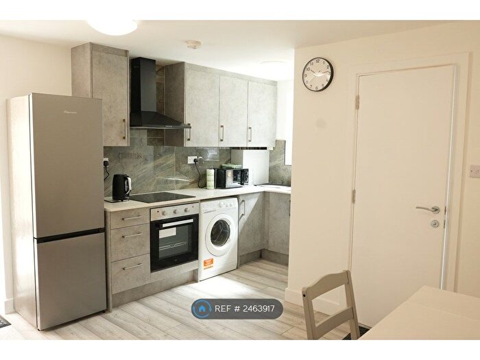 1 Bedroom Flat To Rent In Milton Road, Westcliff On Sea, SS0