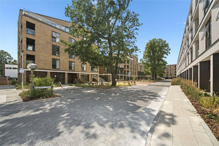 1 Bedroom Flat To Rent In Hewitts Way, Walton-On-Thames, Surrey, KT12
