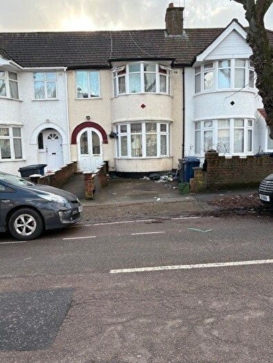 3 Bedroom Terraced House For Sale In Eastcote Avenue, Greenford, UB6