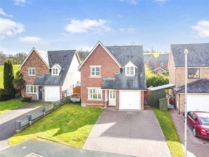 3 Bedroom Detached House For Sale In Parc Yr Onnen, Llanfair Caereinion, Welshpool, Powys, SY21