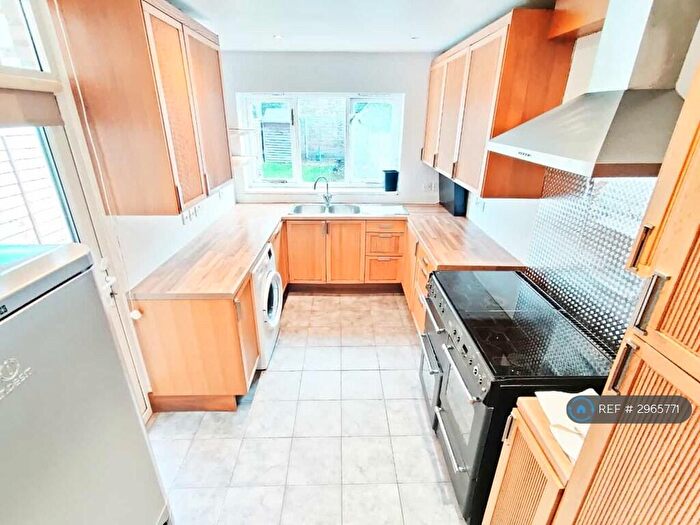 3 Bedroom Semi-Detached House To Rent In Beresford Road, New Malden, KT3