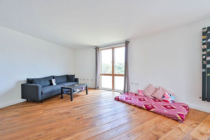 2 Bedroom Flat To Rent In Alscot Road, Bermondsey, London, SE1