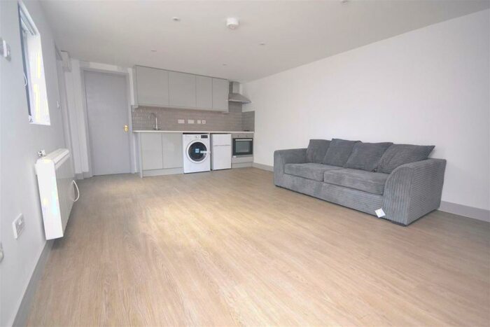 1 Bedroom Flat To Rent In Christchurch Road, Reading, RG2