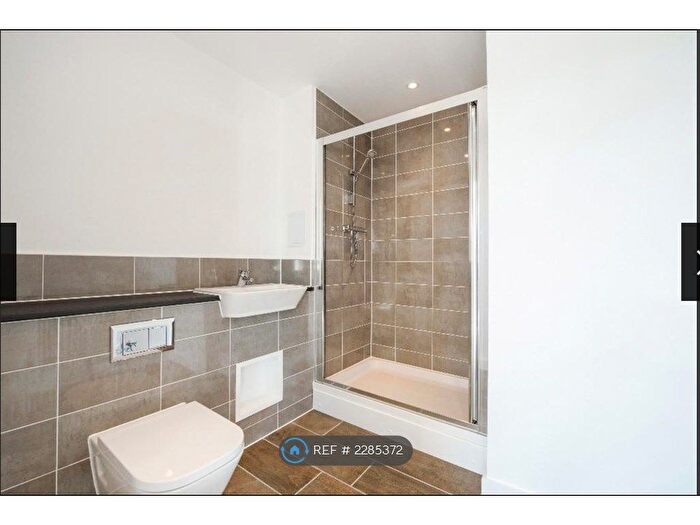 5 Bedroom Terraced House To Rent In Hughes Road, Hainault, IG6