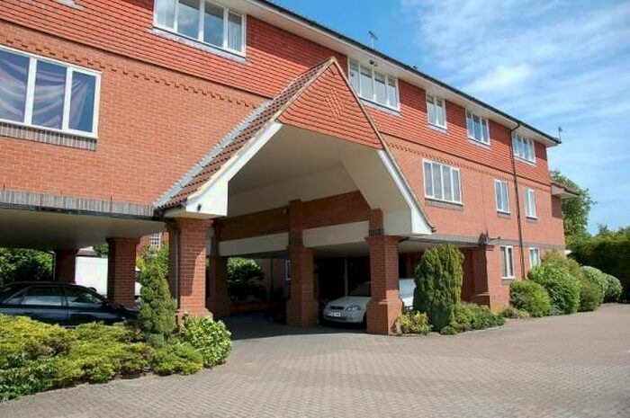 2 Bedroom Flat To Rent In Millgate Court, Guildford Road, Farnham GU9