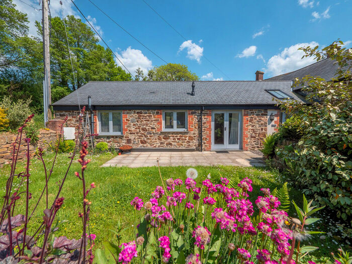 2 Bedroom Barn Conversion To Rent In Bridgerule, Holsworthy, EX22