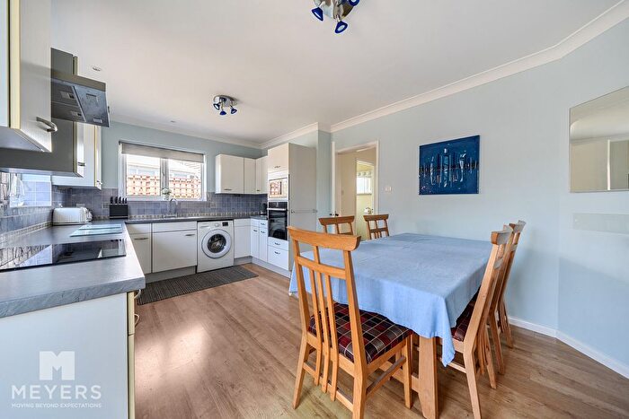 2 Bedroom Detached Bungalow For Sale In Walls View Road, Wareham, BH20 - Photo 6