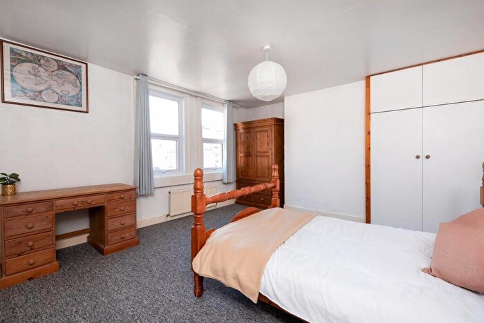 4 Bedroom Terraced House To Rent In Lorne Road, Bath, BA2