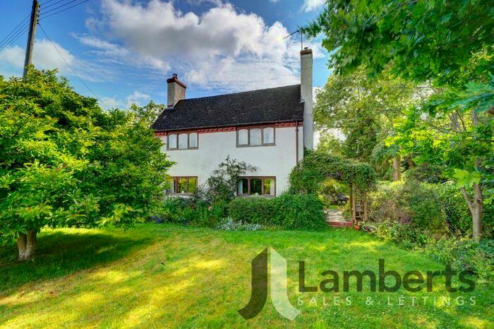 3 Bedroom Detached House For Sale In Moat Cottage, Astwood Lane, Astwood Bank, Redditch, B96