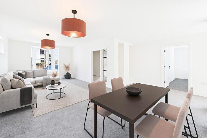 4 Bedroom Detached House For Sale In The Old Bank, Kelvedon, CO5