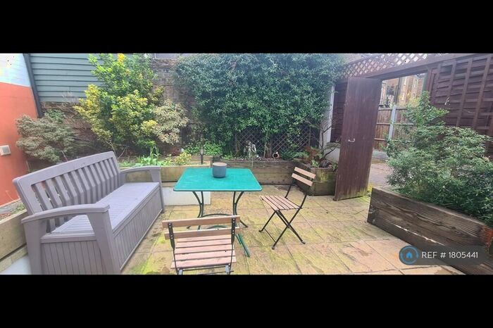 2 Bedroom Flat To Rent In Mountgrove Road, London, N5