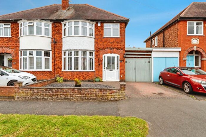 3 Bedroom Semi-Detached House For Sale In Cliffwood Avenue, Birstall, Leicester, Leicestershire, LE4