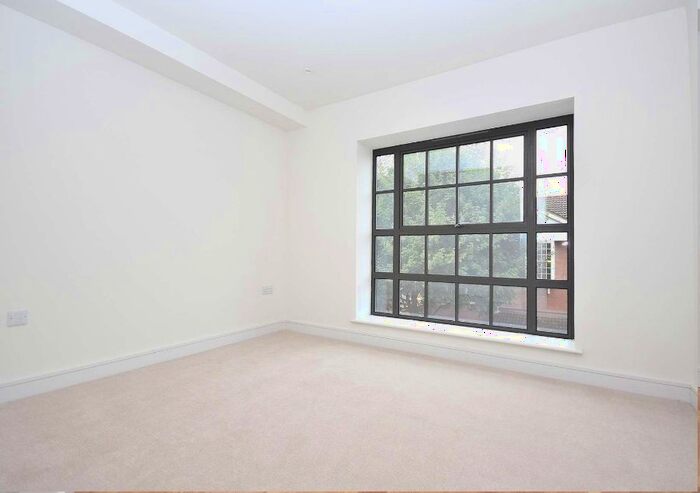 1 Bedroom Flat To Rent In Countess Road, Northampton, NN5