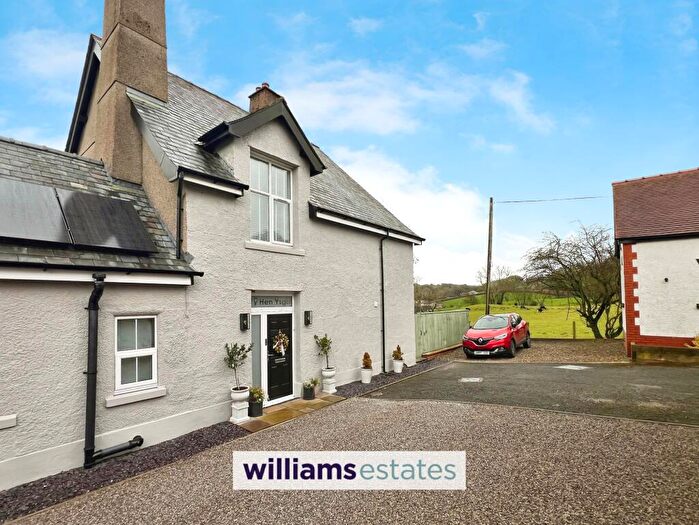 3 Bedroom Semi-Detached House For Sale In Bylchau, Denbigh, LL16