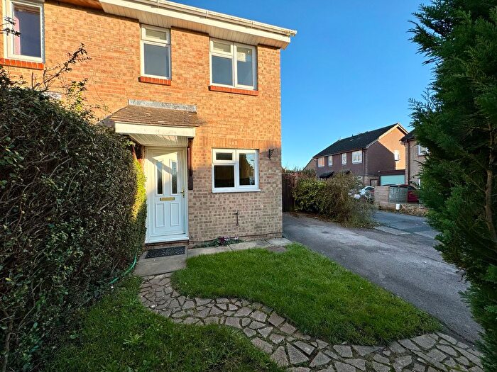 2 Bedroom Semi-detached House To Rent In Snapdragon Close, Southampton, SO31