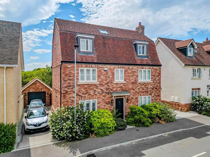 6 Bedroom Detached House For Sale In Solby Wood, Benfleet, SS7