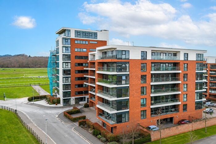 2 Bedroom Flat For Sale In Kingman Way, Newbury, RG14