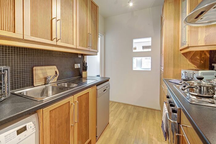 1 Bedroom Flat To Rent In Fulham Road, South Kensington, SW3