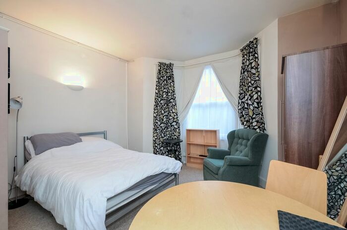 Studio To Rent In Milson Road, London, W14