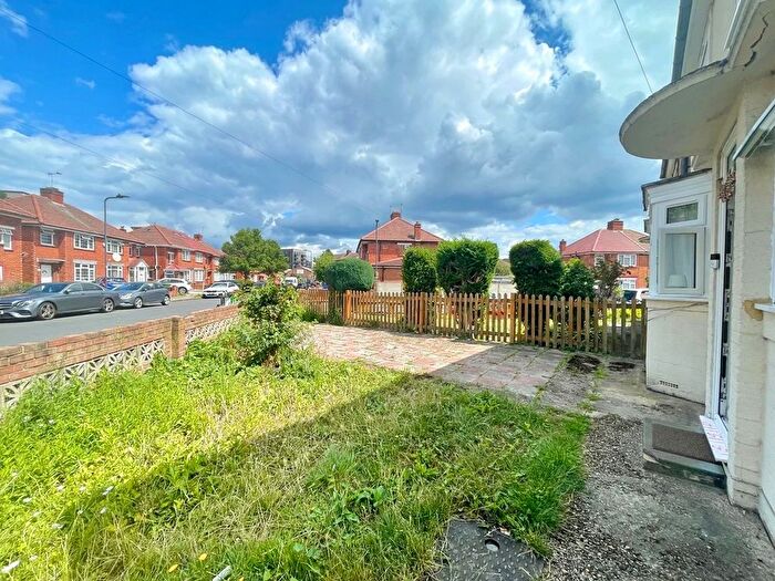 4 Bedroom Semi Detached House To Rent In Carlyon Road, Wembley, HA0