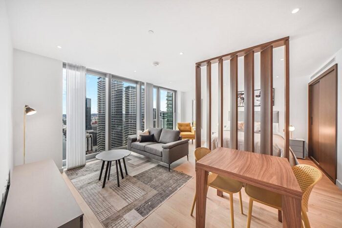 Apartment To Rent In Landmark Pinnacle, Marsh Wall, E14