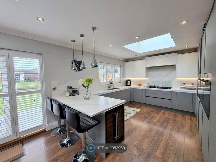 3 Bedroom Detached House To Rent In Ardleigh Green Road, Hornchurch, RM11