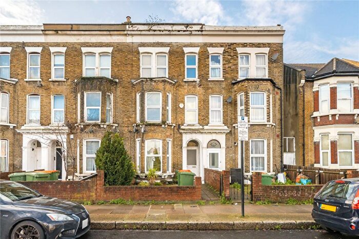 3 Bedroom Flat For Sale In Carnarvon Road, London, E15