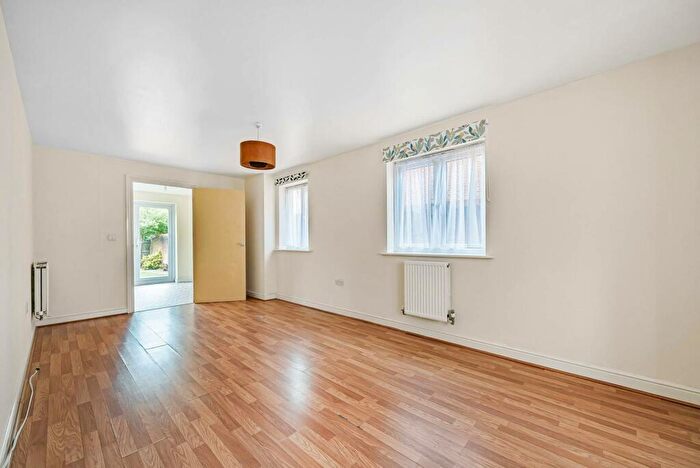 4 Bedroom Semi-Detached House To Rent In Chandlers Field, West Molesey, KT8