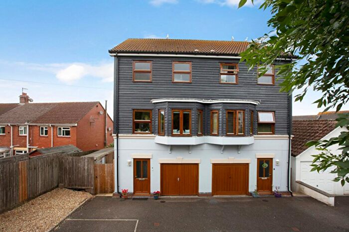 4 Bedroom Semi Detached House For Sale In Stewart Gardens, Dawlish, EX7