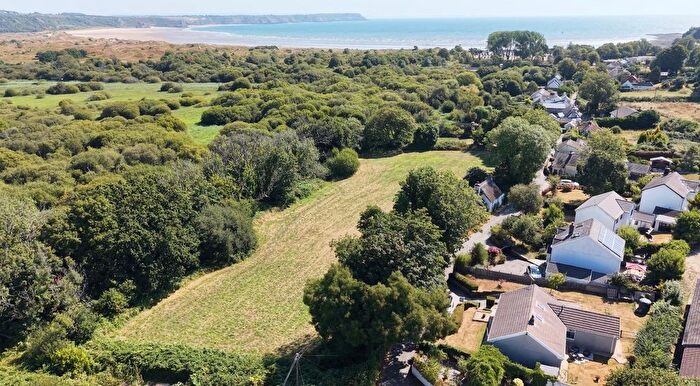 3 Bedroom Bungalow For Sale In Sourire, Oxwich, Swansea, West Glamorgan, SA3