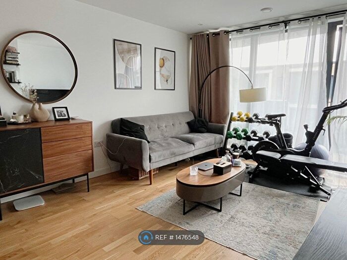 1 Bedroom Flat To Rent In Hawthorne Crescent, London, SE10