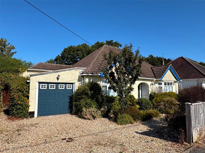 4 Bedroom Bungalow For Sale In Waverley Road, New Milton, Hampshire, BH25