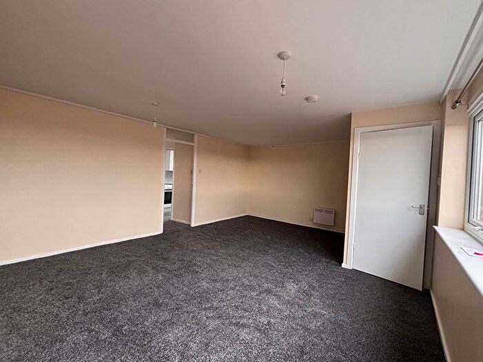 2 Bedroom Flat To Rent In Lodge Road, Rugeley, WS15