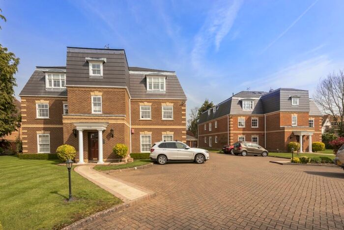 2 Bedroom Apartment To Rent In Oval Way Gerrards Cross, SL9