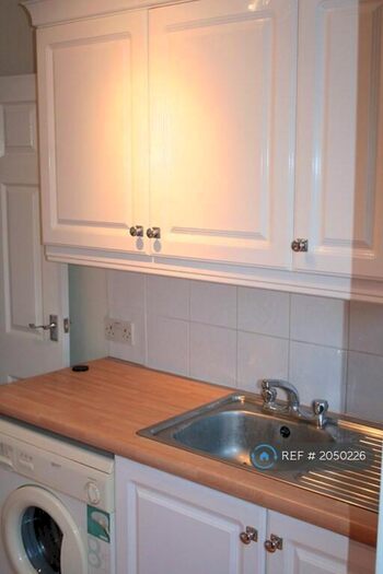 Studio To Rent In Axbridge Road, Reading, RG2 - Photo 2