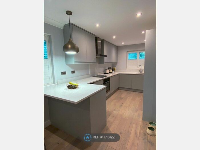 3 Bedroom End Of Terrace House To Rent In Hillary Drive, Isleworth, TW7