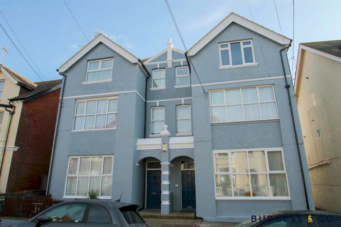 2 Bedroom Flat To Rent In Wilton Road, Bexhill-On-Sea, TN40