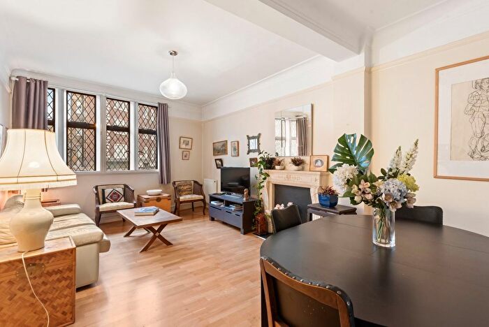2 Bedroom Property To Rent In Church Close, Kensington Church Street, W8