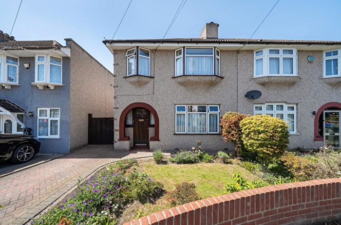 3 Bedroom Semi Detached House For Sale In Preston Drive, Bexleyheath, Kent, DA7