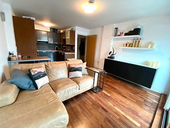 1 Bedroom Apartment To Rent In Harbour Point, Stuart Street, CF10