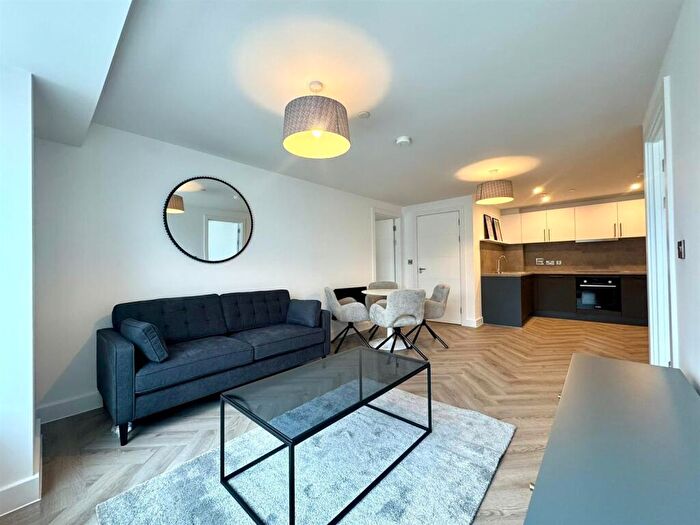 2 Bedroom Apartment To Rent In Upper Gough Street, Birmingham, B1