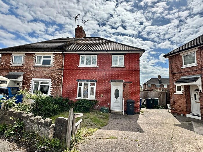 3 Bedroom Semi-Detached House For Sale In Kents Gardens, Moorends, Doncaster, DN8