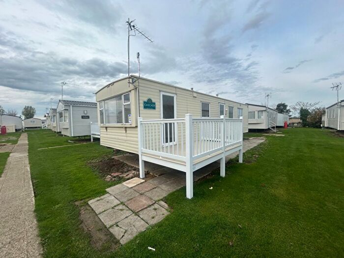 3 Bedroom Park Home For Sale In Beach Road, St. Osyth, Clacton-On-Sea, CO16