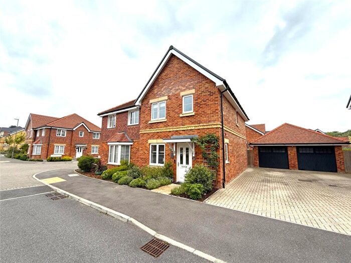 3 Bedroom Semi-Detached House For Sale In Wright Avenue, Blackwater, Camberley, Hampshire, GU17