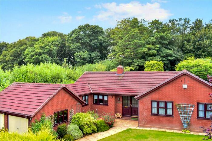 3 Bedroom Bungalow For Sale In Crossway Green, Stourport-on-Severn, Worcestershire, DY13