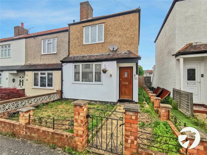 2 Bedroom End Of Terrace House To Rent In Finchley Close, Dartford, Kent, DA1