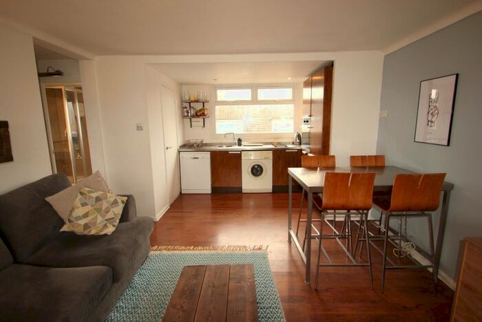 1 Bedroom Flat To Rent In Lordswood Square, Lordswood Road, Birmingham, B17