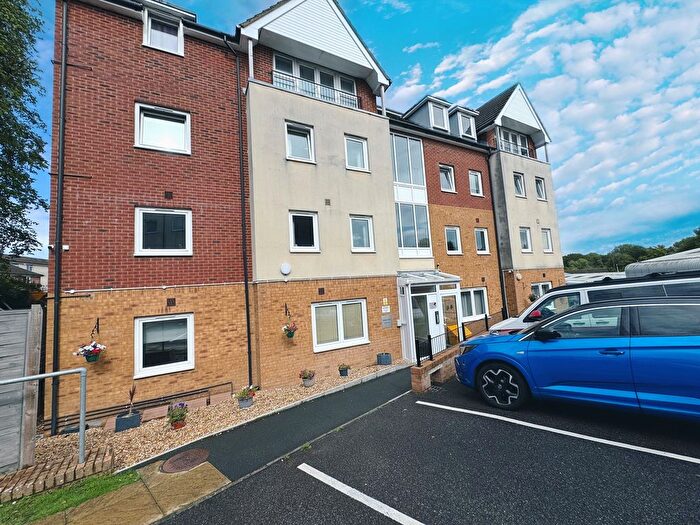 2 Bedroom Property To Rent In Bastins Close, Southampton, SO31